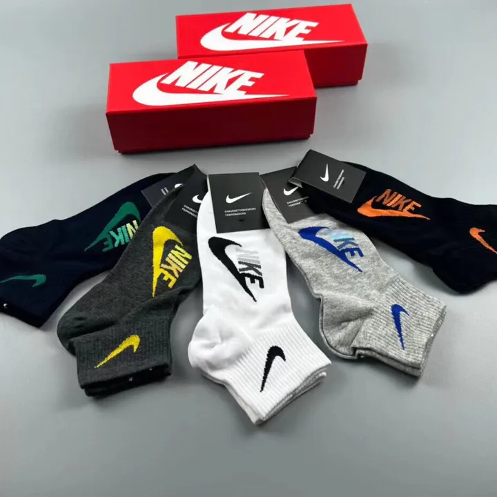 スーパーコピー ミュウミュウ 靴下