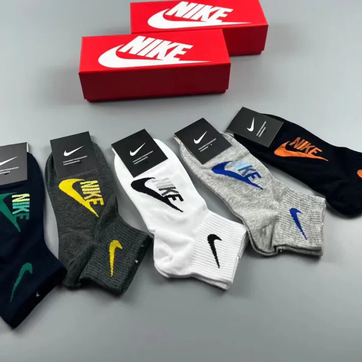 スーパーコピー ミュウミュウ 靴下