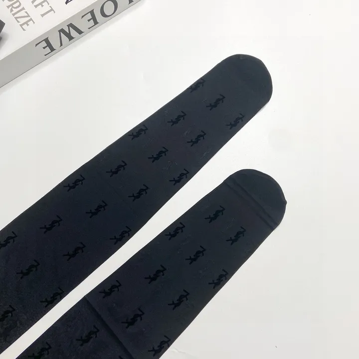 スーパーコピー イブサンローラン 靴下