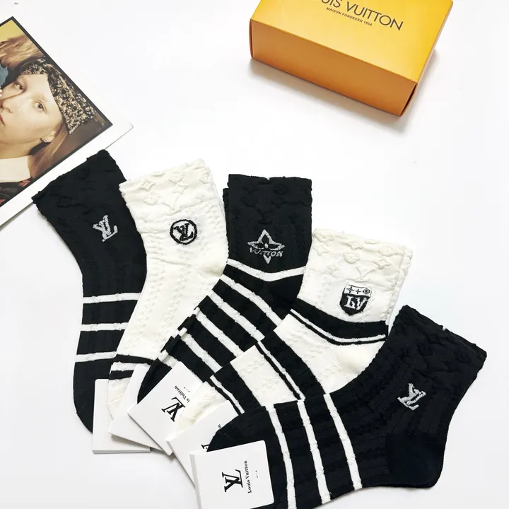 スーパーコピー ルイヴィトン 靴下