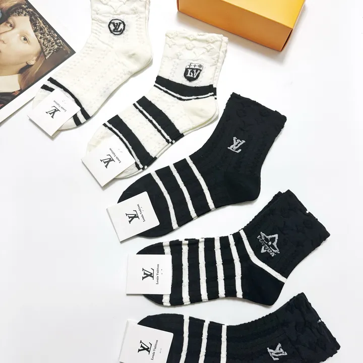 スーパーコピー ルイヴィトン 靴下