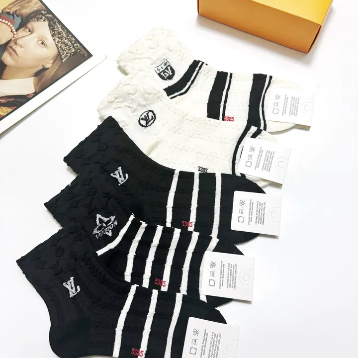 スーパーコピー ルイヴィトン 靴下