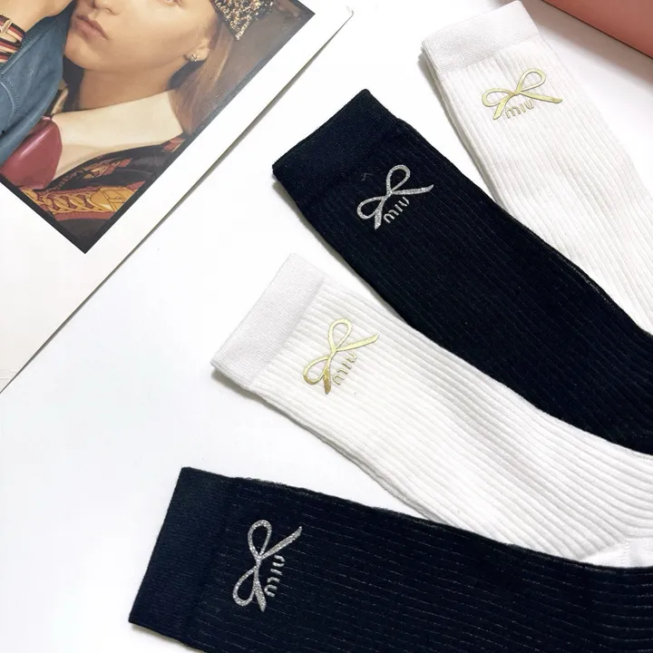 スーパーコピー ミュウミュウ 靴下