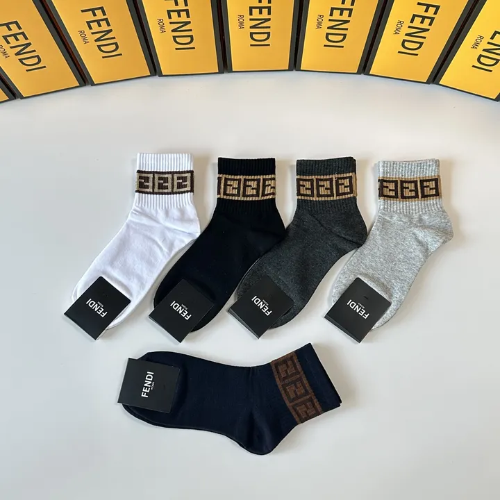 スーパーコピー フェンディ 靴下