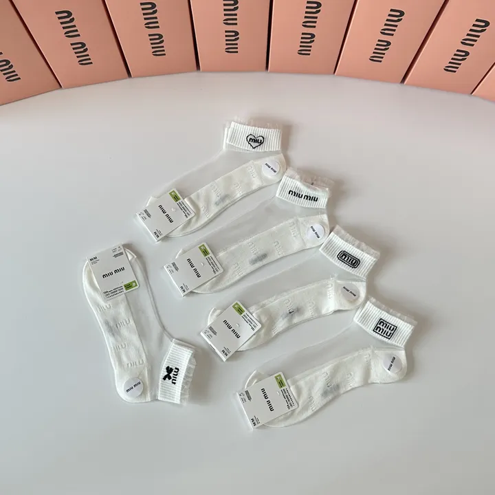 スーパーコピー ミュウミュウ 靴下