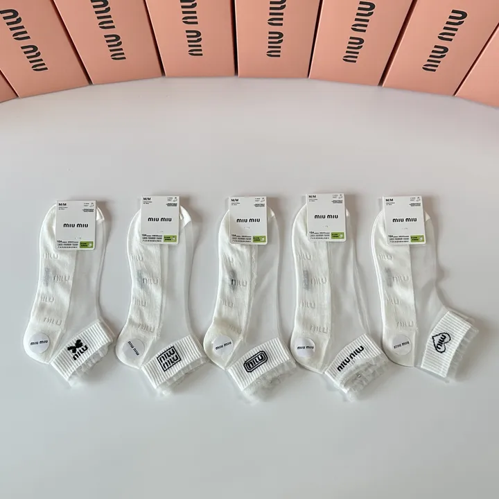 スーパーコピー ミュウミュウ 靴下