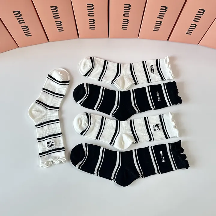 スーパーコピー ミュウミュウ 靴下