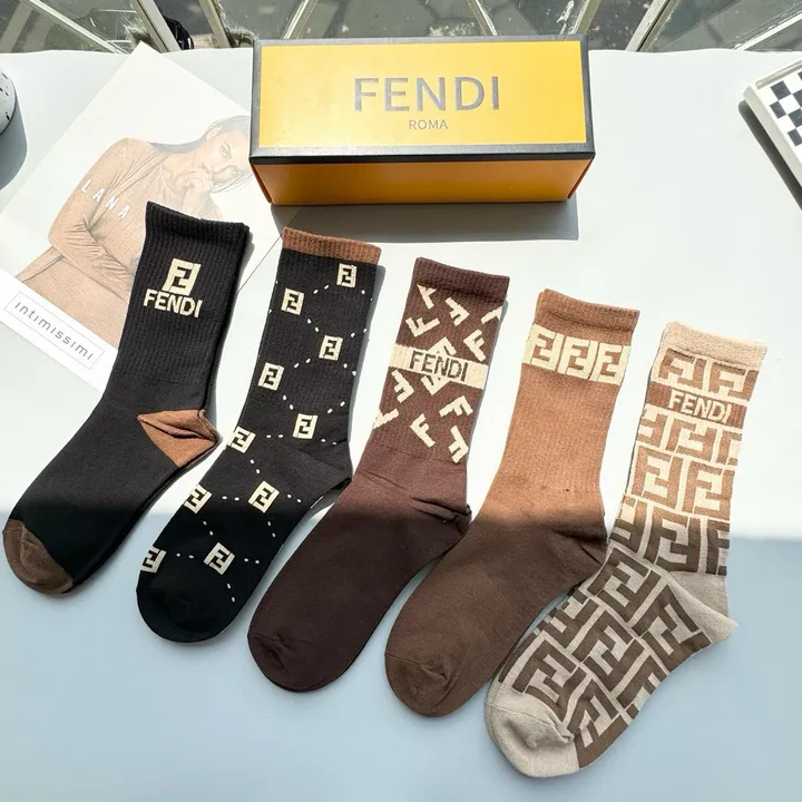 スーパーコピー フェンディ 靴下