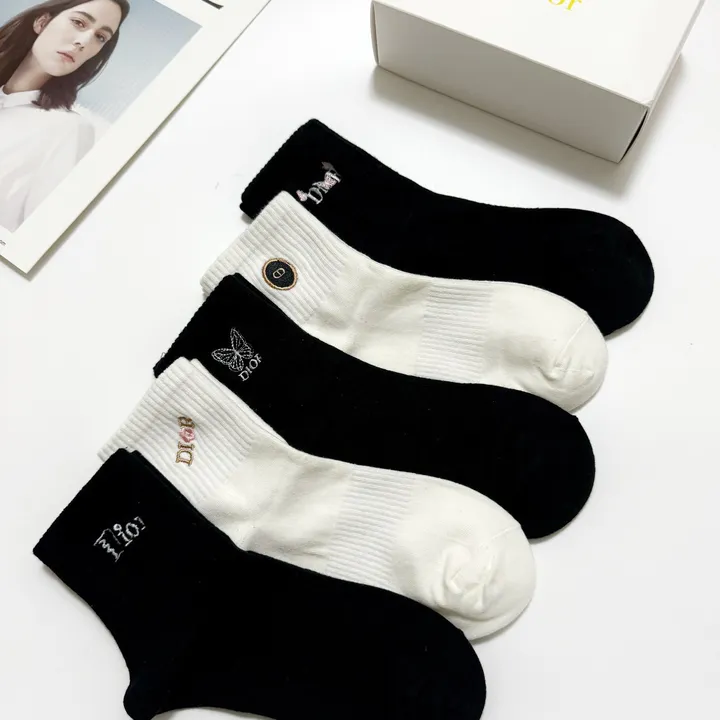 スーパーコピー ディオール 靴下