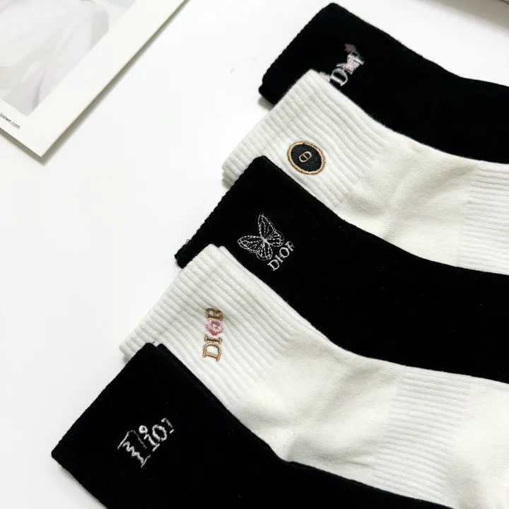 スーパーコピー ディオール 靴下