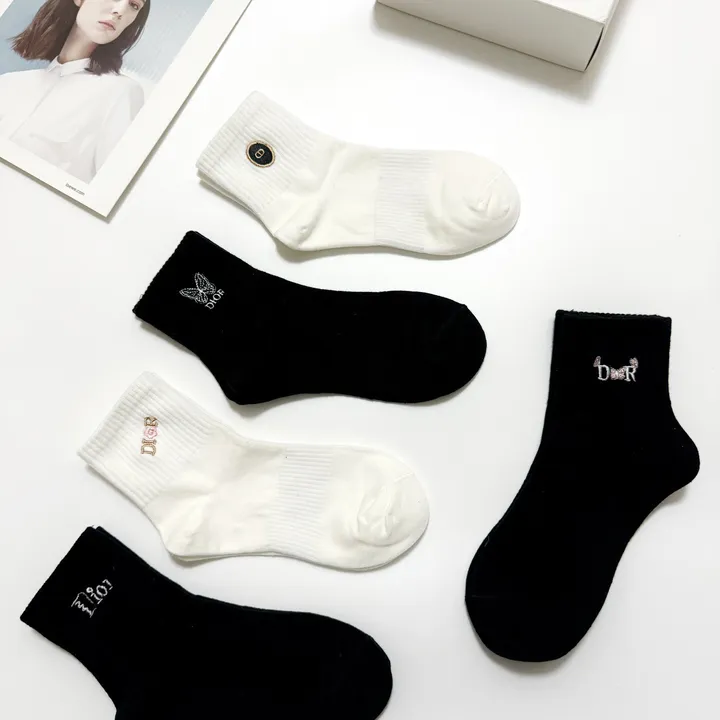 スーパーコピー ディオール 靴下