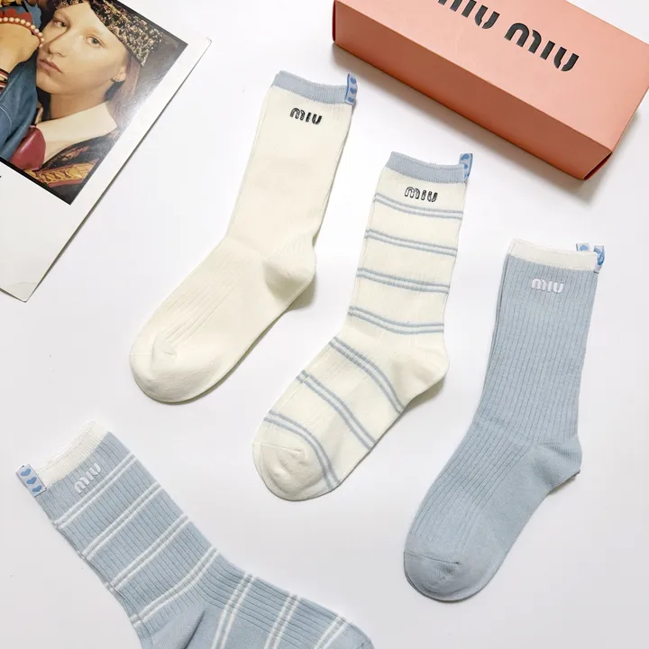 スーパーコピー ミュウミュウ 靴下