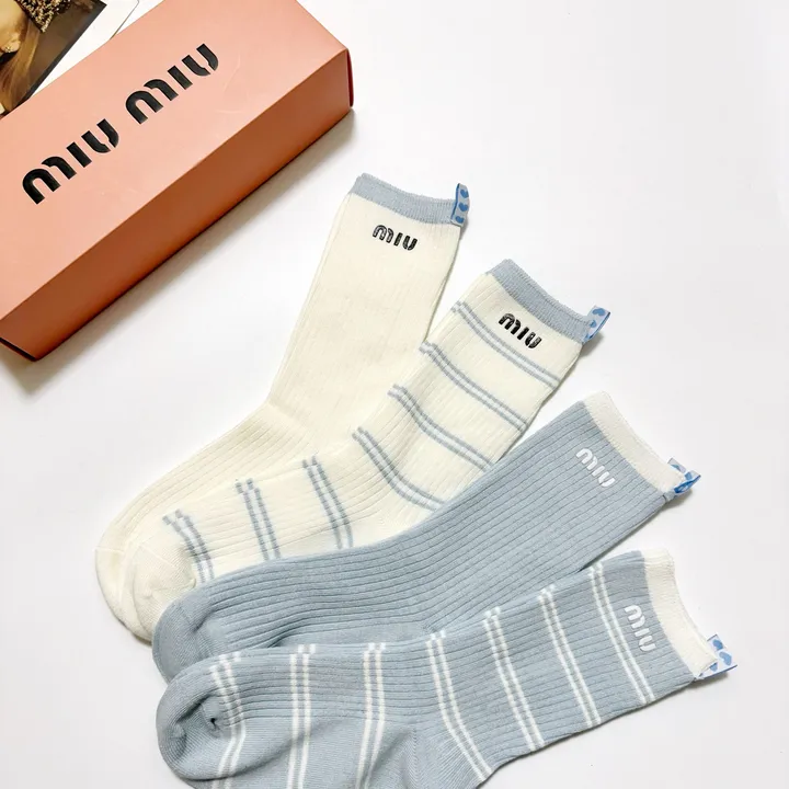 スーパーコピー ミュウミュウ 靴下