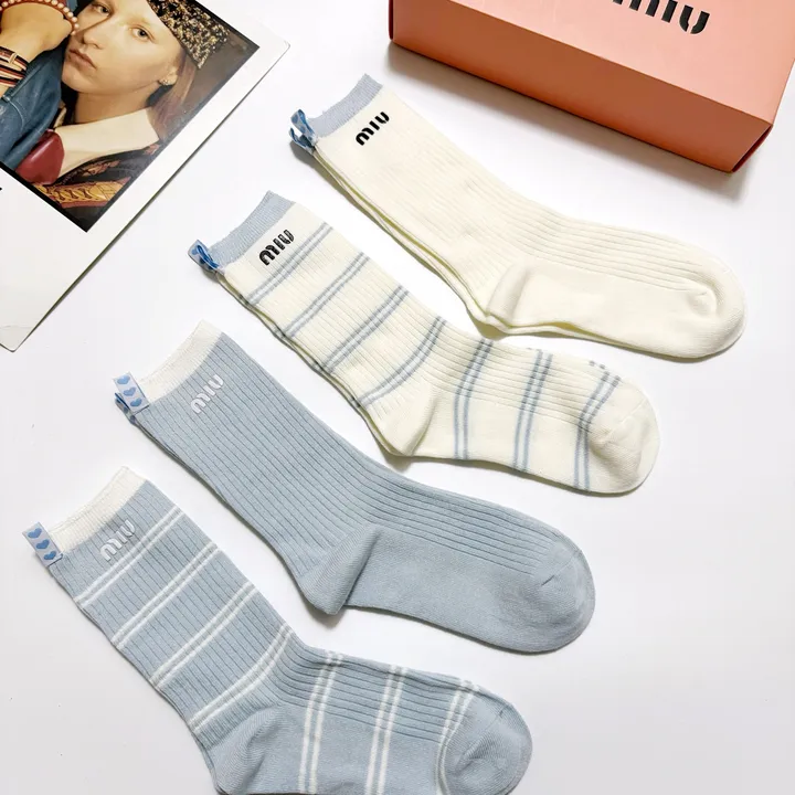 スーパーコピー ミュウミュウ 靴下