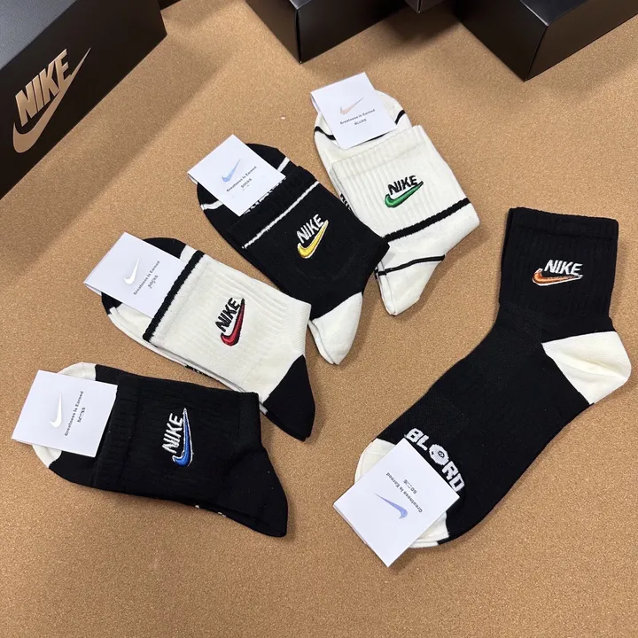 スーパーコピー ナイキ 靴下