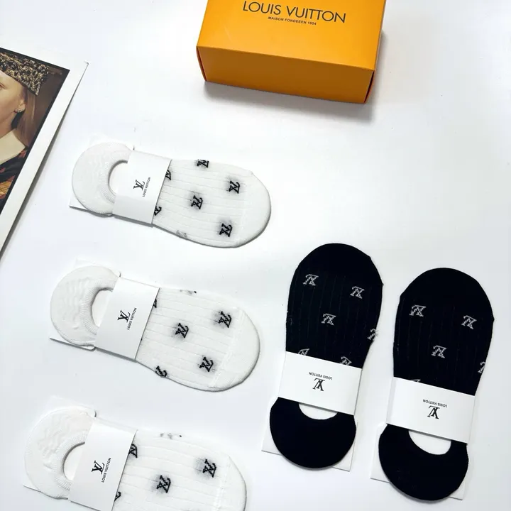 スーパーコピー ルイヴィトン 靴下