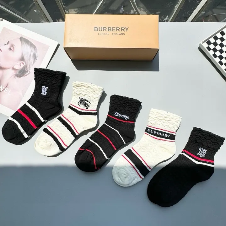 スーパーコピー バーバリー ス 靴下