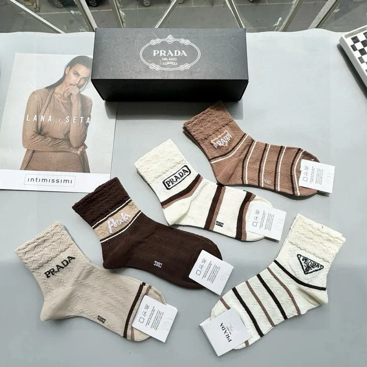 スーパーコピー バレンシアガ 靴下