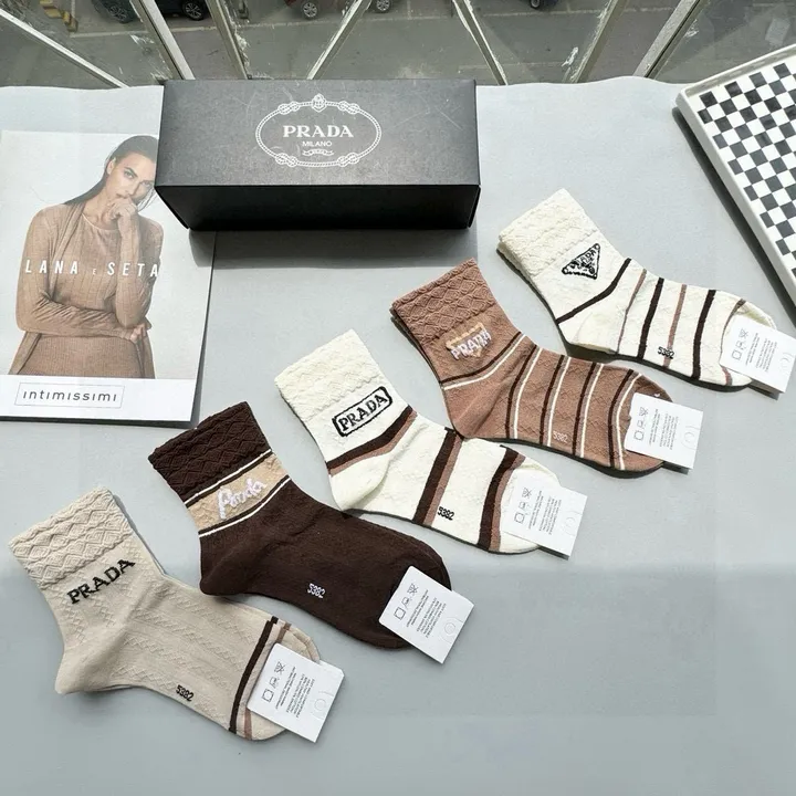 スーパーコピー バレンシアガ 靴下