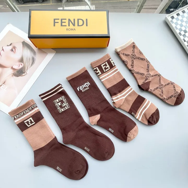 スーパーコピー フェンディ 靴下