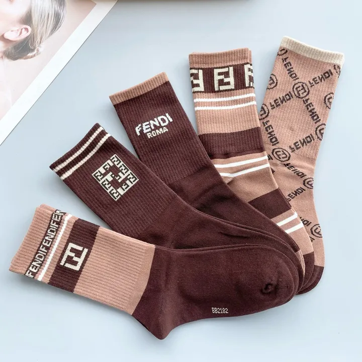 スーパーコピー フェンディ 靴下