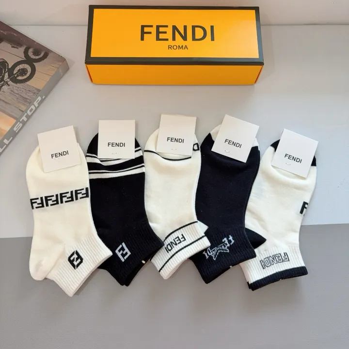 スーパーコピー フェンディ 靴下