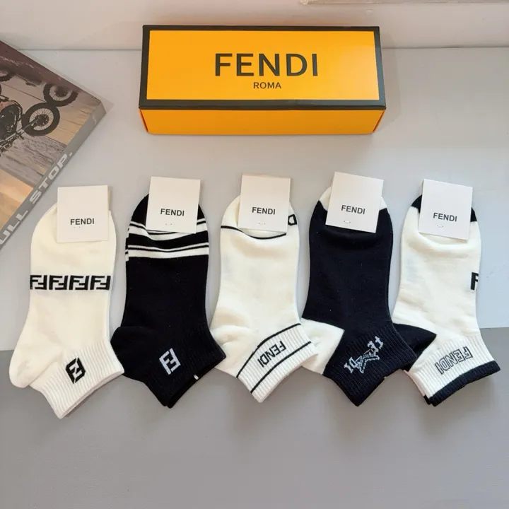 スーパーコピー フェンディ 靴下