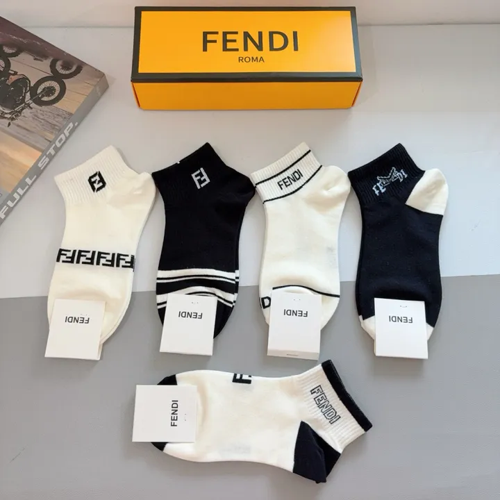 スーパーコピー フェンディ 靴下