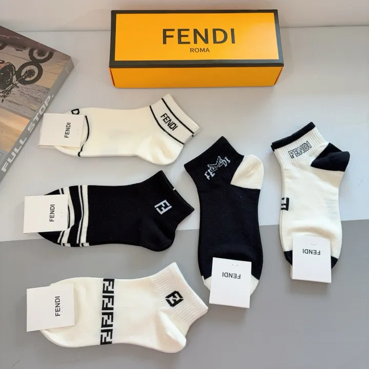 スーパーコピー フェンディ 靴下