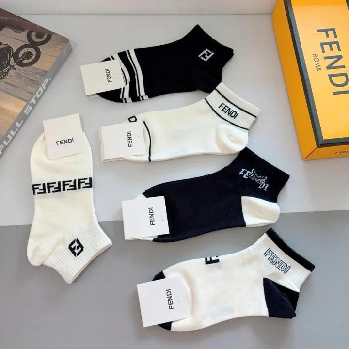 スーパーコピー フェンディ 靴下