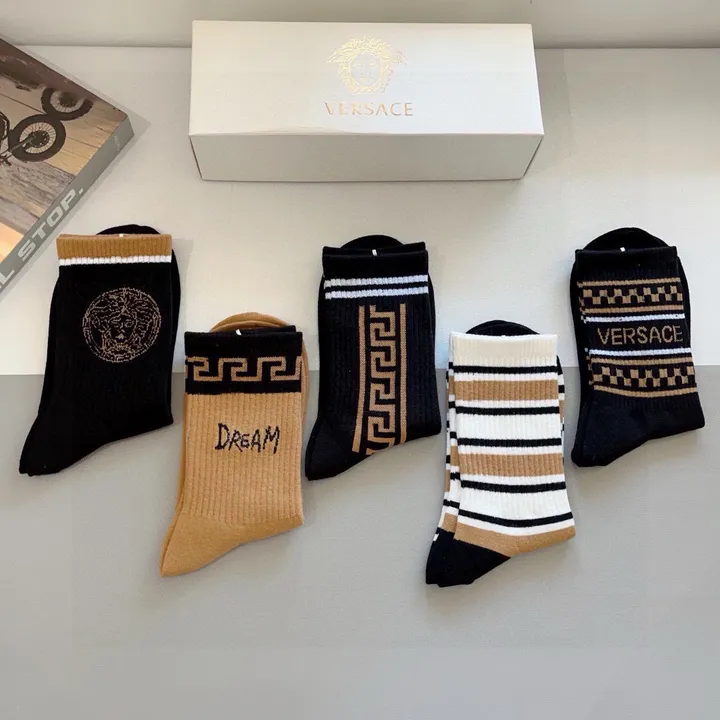 スーパーコピー ヴェルサーチ 靴下