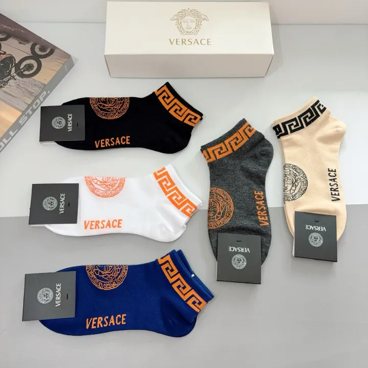スーパーコピー ヴェルサーチ 靴下