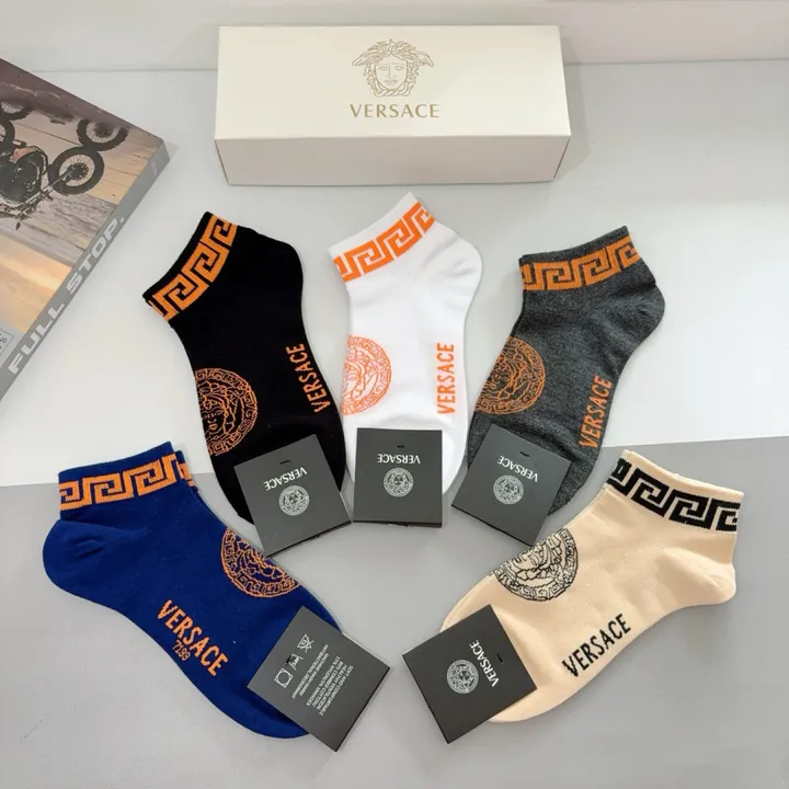 スーパーコピー ヴェルサーチ 靴下