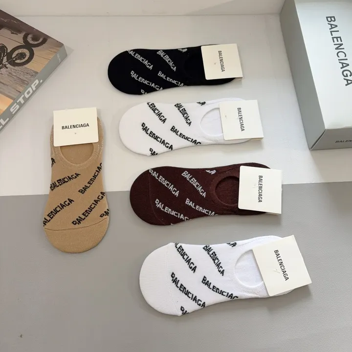 スーパーコピー バレンシアガ 靴下