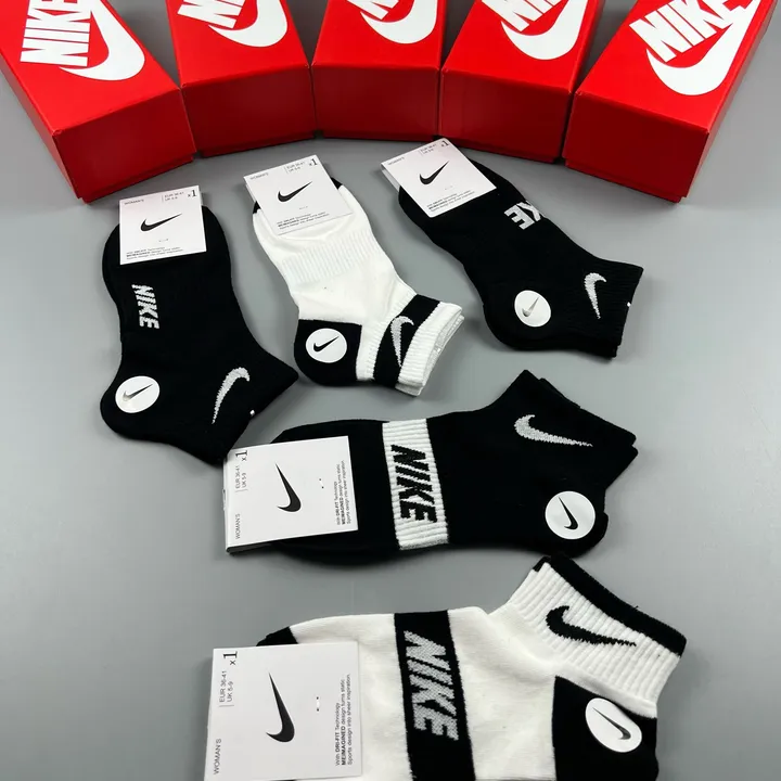 スーパーコピー ナイキ 靴下
