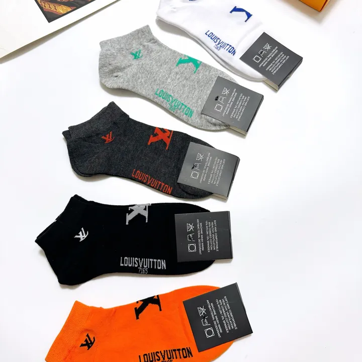 スーパーコピー ルイヴィトン 靴下