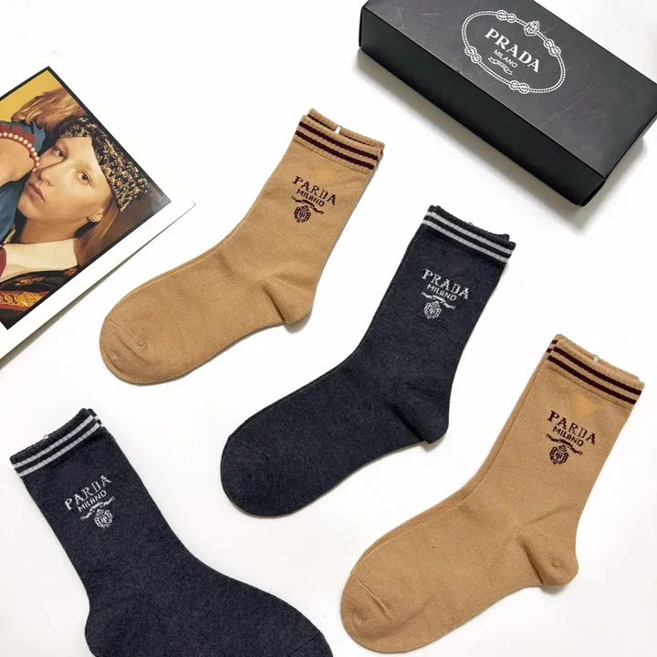 スーパーコピー プラダ 靴下