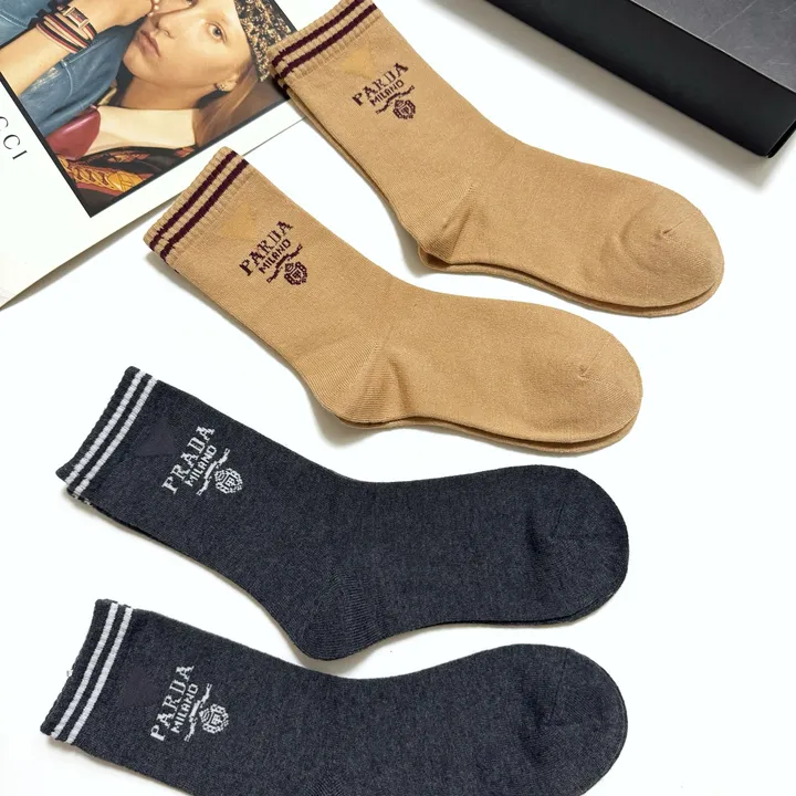 スーパーコピー プラダ 靴下