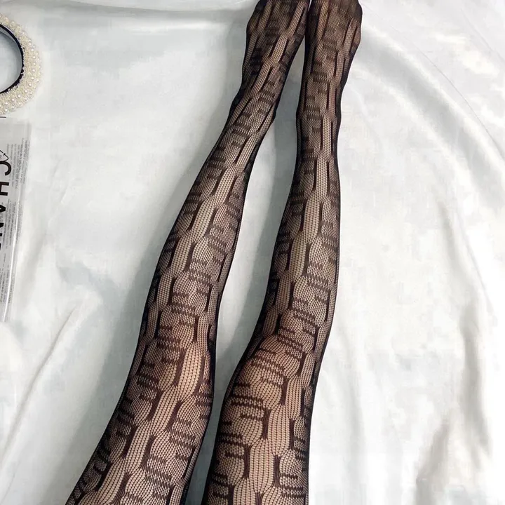 スーパーコピー フェンディ 靴下