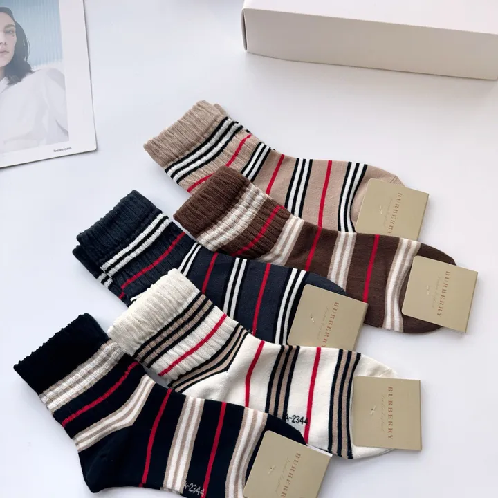 スーパーコピー シャネル 靴下