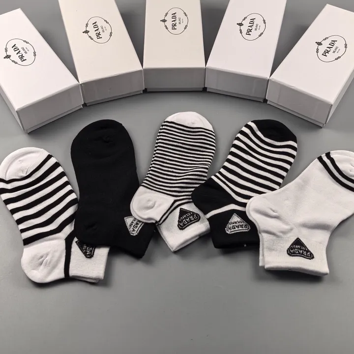 スーパーコピー バレンシアガ 靴下