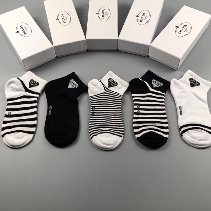 スーパーコピー バレンシアガ 靴下