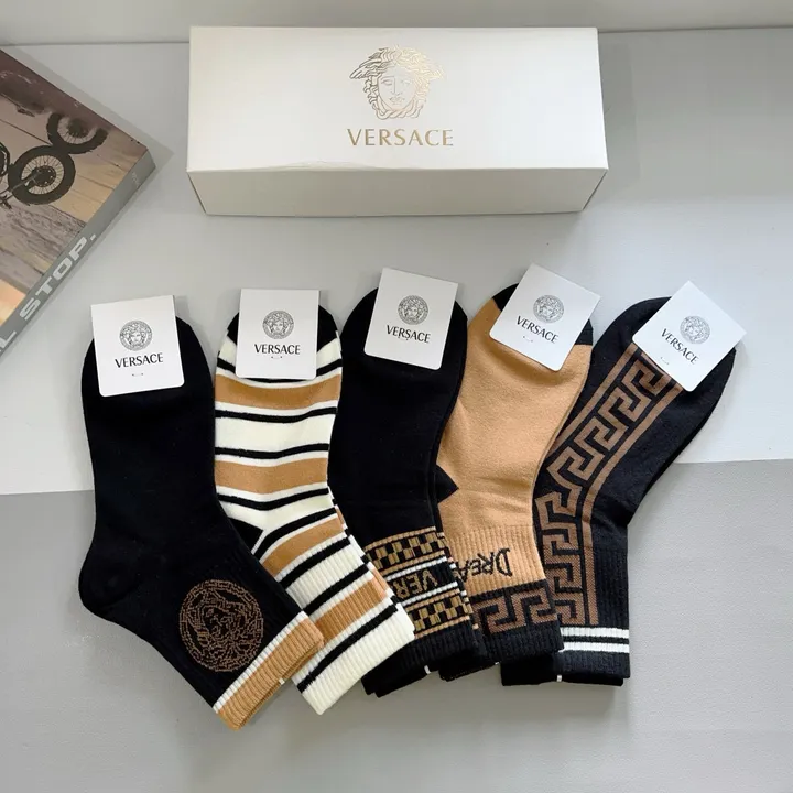 スーパーコピー ヴェルサーチ 靴下