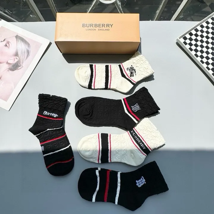 スーパーコピー プラダ 靴下