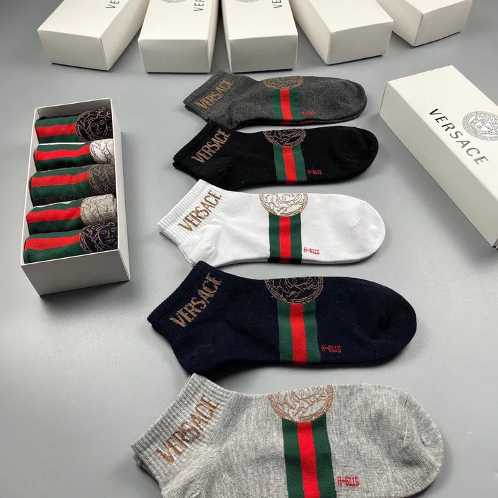 スーパーコピー ヴェルサーチ 靴下