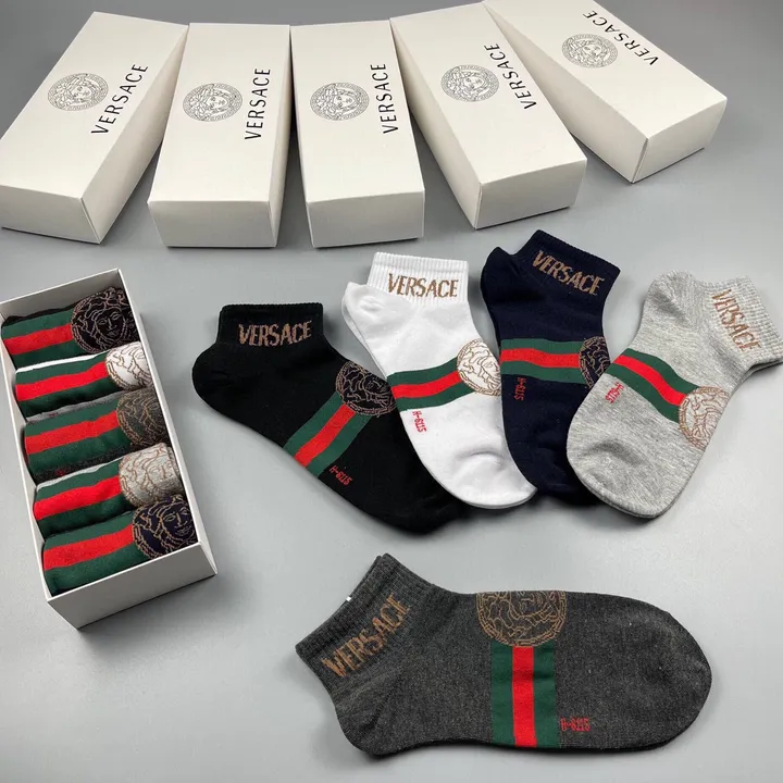 スーパーコピー ヴェルサーチ 靴下