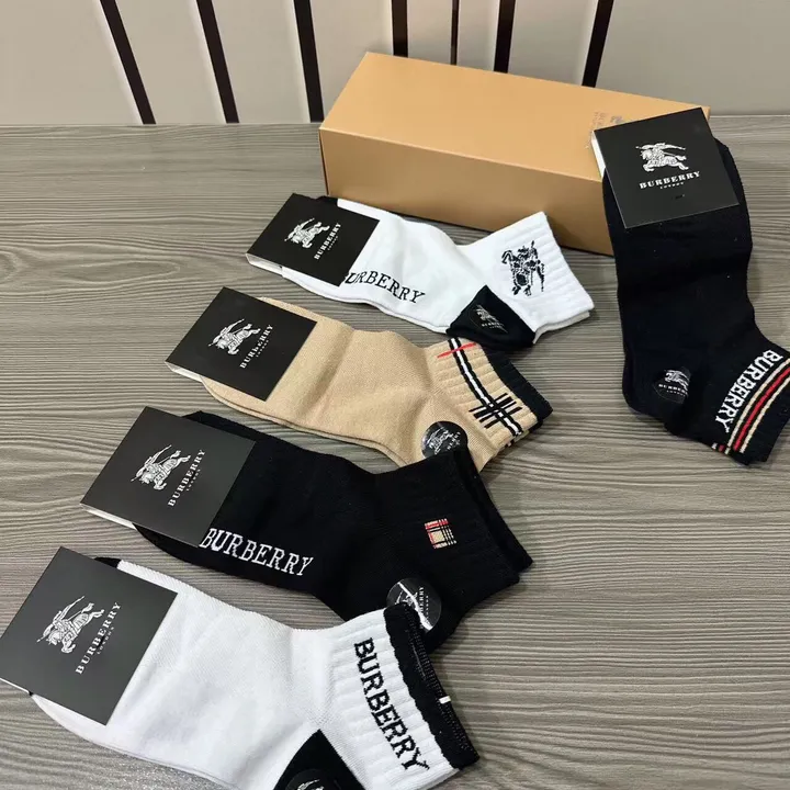 スーパーコピー プラダ 靴下