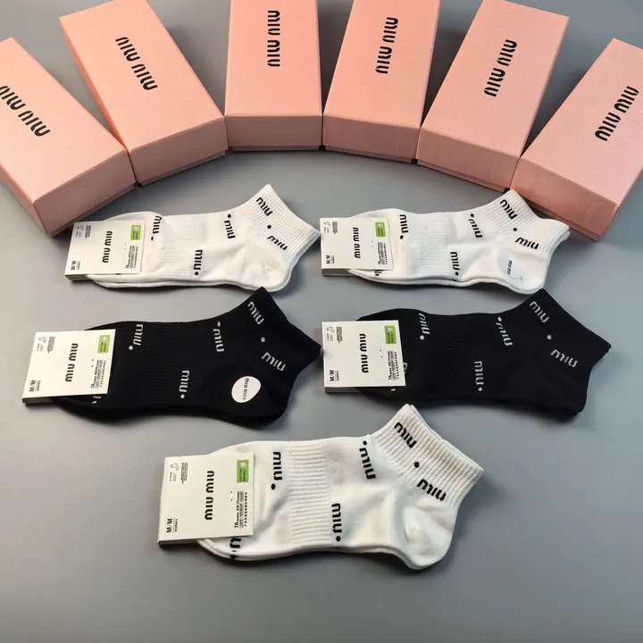 スーパーコピー ミュウミュウ 靴下