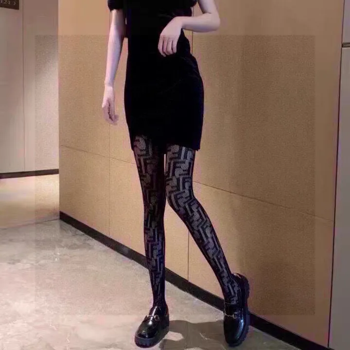 スーパーコピー ヴェルサーチ 靴下