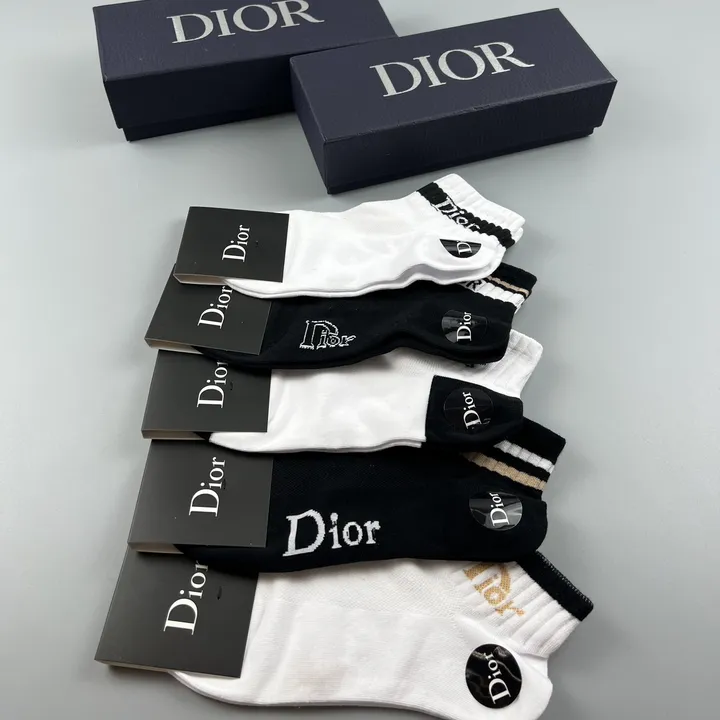 スーパーコピー ディオール 靴下